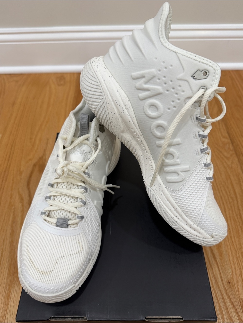 White Women's Athletic Sneakers - Modern Low-Top Design